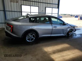 2025 Kia K4 LXS with VIN 3KPFT4DE8SE038309, listed as a Copart auction lot 52817335 with 4,658 mi miles and Non Repairable. Bid and sale history available at carsss.com. Image 3.
