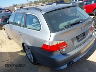 2006 BMW 5 Series 530xi with VIN WBANN73596CN03330, listed as a IAAI auction lot 41649814 with 209,815 mi miles and . Bid and sale history available at carsss.com. Image 3.