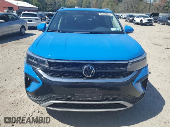 2024 Volkswagen Taos SE z VIN 3VVVX7B2XRM095641, wystawiony jako Copart lot #53708895 z przebiegiem 6 761 mil mil oraz Szkoda całkowita • Salvage title. Historia ofert i sprzedaży dostępna na DreamBid. Obrazek 5.