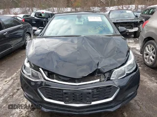 2017 Chevrolet Cruze LS z VIN 1G1BC5SM3H7138902, wystawiony jako IAAI lot #41546782 z przebiegiem 90 908 mil mil oraz . Historia ofert i sprzedaży dostępna na DreamBid. Obrazek 12.
