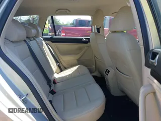 2011 Volkswagen Jetta SE with VIN 3VWPX7AJ7BM640228, listed as a IAAI auction lot 42102277 with 134,936 mi miles and . Bid and sale history available at DreamBid. Image 8.