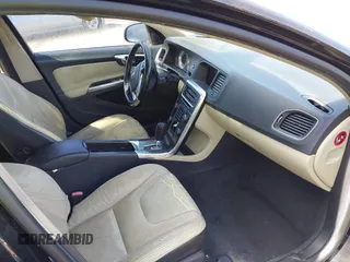 2012 Volvo S60 T5 с VIN YV1622FS2C2092353, выставлен на аукционе IAAI как лот 41872196 с пробегом Не указан миль и . История ставок и продаж доступна на DreamBid. Изображение 5.