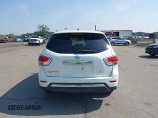 2015 Nissan Pathfinder S z VIN 5N1AR2MN2FC686217, wystawiony jako IAAI lot #42491000 z przebiegiem 144 092 mil mil oraz . Historia ofert i sprzedaży dostępna na DreamBid. Obrazek 16.