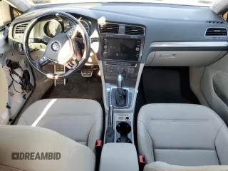 2018 Volkswagen Golf S z VIN 3VWH17AU3JM753947, wystawiony jako Copart lot #41790225 z przebiegiem 46 126 mil mil oraz Szkoda całkowita • Salvage title. Historia ofert i sprzedaży dostępna na DreamBid. Obrazek 8.