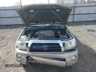 2006 Toyota Tacoma with VIN 5TEUU42N96Z268219, listed as a IAAI auction lot 41833805 with 151,872 mi miles. Bid and sale history available at carsss.com. Image 10.