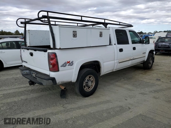 2006 Chevrolet Silverado 1500HD LT2 z VIN 1GCGK13U46F127367, wystawiony jako Copart lot #76842544 z przebiegiem 228 462 mil mil oraz Czysty tytuł • Clean title. Historia ofert i sprzedaży dostępna na DreamBid. Obrazek 3.