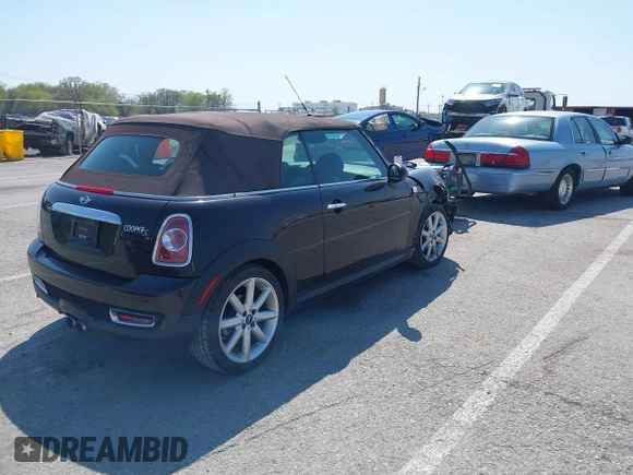 2012 MINI Convertible S с VIN WMWZP3C52CT550179, выставлен на аукционе IAAI как лот 42046285 с пробегом 87 718 миль миль и . История ставок и продаж доступна на DreamBid. Изображение 4.