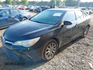 2017 Toyota Camry XLE z VIN 4T1BF1FK0HU670525, wystawiony jako IAAI lot #42277984 z przebiegiem 149 225 mil mil oraz . Historia ofert i sprzedaży dostępna na DreamBid. Obrazek 2.