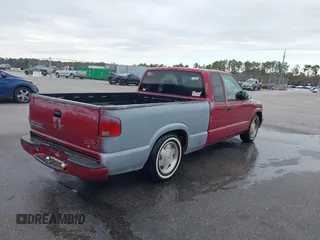 2003 GMC Sonoma SLS with VIN 1GTCS19X838142020, listed as a IAAI auction lot 41297220 with 378,855 mi miles. Bid and sale history available at carsss.com. Image 4.