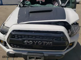 2019 Toyota Tacoma 4WD SR with VIN 5TFCZ5AN3KX210922, listed as a Copart auction lot 42830434 with 1 mi miles and Non Repairable. Bid and sale history available at carsss.com. Image 11.