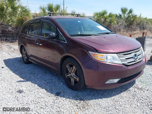 2013 Honda Odyssey Touring with VIN 5FNRL5H96DB037947, listed as a IAAI auction lot 41813910 with 231,920 mi miles. Bid and sale history available at carsss.com. Image 1.