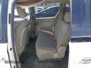 2007 Chrysler Town & Country with VIN 1A4GJ45R97B126697, listed as a IAAI auction lot 42180124 with 186,396 mi miles. Bid and sale history available at carsss.com. Image 8.