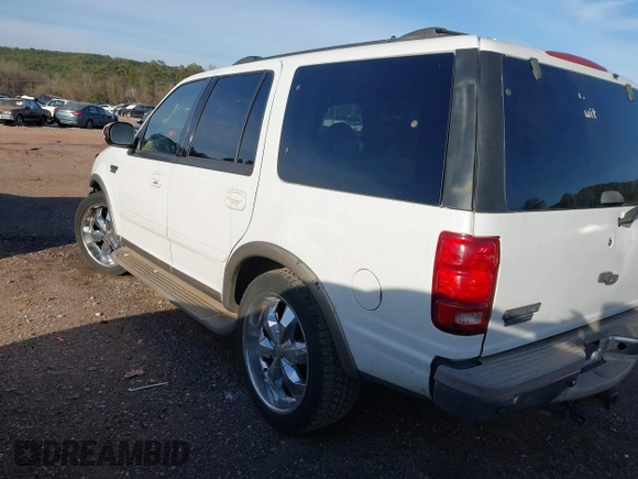 2000 Ford Expedition XLT with VIN 1FMEU1767YLB19633, listed as a IAAI auction lot 41594877 with 288,439 mi miles and . Bid and sale history available at DreamBid. Image 3.