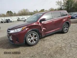2019 Toyota Highlander LE z VIN 5TDZZRFH0KS299133, wystawiony jako Copart lot #49508235 z przebiegiem 50 387 mil mil oraz Czysty tytuł • Clean title. Historia ofert i sprzedaży dostępna na DreamBid. Obrazek 1.