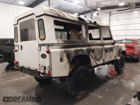 1983 Land Rover Defender with VIN SALLDHAG8AA190593, listed as a IAAI auction lot 42166804 with Not provided miles and . Bid and sale history available at DreamBid. Image 4.