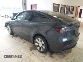 2024 Tesla Model Y с VIN 7SAYGDED4RF072600, выставлен на аукционе IAAI как лот 42242977 с пробегом 8 208 миль миль и . История ставок и продаж доступна на DreamBid. Изображение 3.