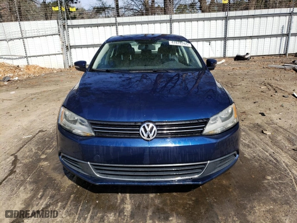 2014 Volkswagen Jetta Sedan SE w/Connectivity with VIN 3VWD17AJ4EM400367, listed as a Copart auction lot 47878765 with 142,452 mi miles and Salvage Title. Bid and sale history available at carsss.com. Image 5.
