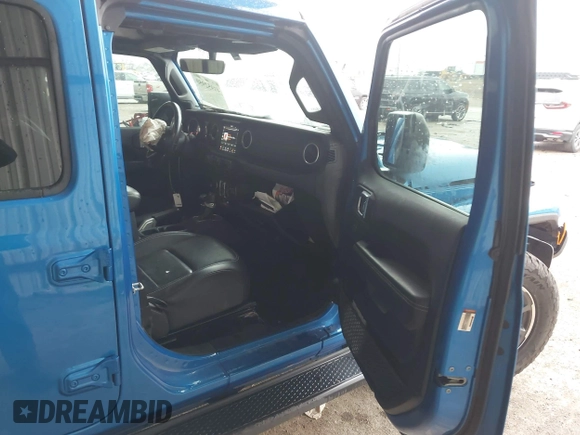 2020 Jeep Gladiator Overland with VIN 1C6HJTFG6LL212997, listed as a IAAI auction lot 41952950 with 60,803 mi miles and . Bid and sale history available at DreamBid. Image 5.