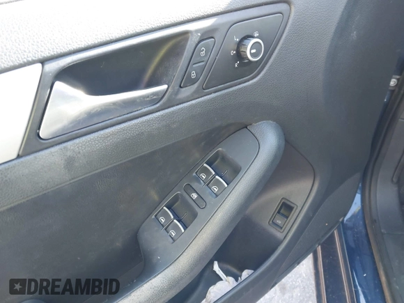 2013 Volkswagen Jetta SE with VIN 3VWDX7AJ7DM208972, listed as a IAAI auction lot 41653416 with 173,386 mi miles and . Bid and sale history available at DreamBid. Image 14.