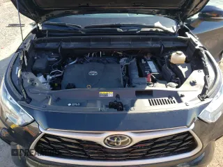 2021 Toyota Highlander L with VIN 5TDZZRAHXMS035122, listed as a Copart auction lot 48061505 with 105,773 mi miles and Clean title. Bid and sale history available at DreamBid. Image 12.