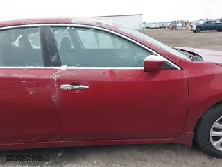 2018 Nissan Altima 2.5 SL with VIN 1N4AL3AP3JC133513, listed as a IAAI auction lot 41324260 with 110,918 mi miles. Bid and sale history available at carsss.com. Image 13.
