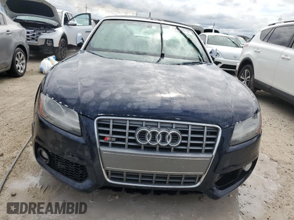 2010 Audi S5 Premium Plus z VIN WAUCGAFH5AN015591, wystawiony jako Copart lot #74314074 z przebiegiem Nie podano mil oraz Nie do naprawy. Historia ofert i sprzedaży dostępna na DreamBid. Obrazek 5.