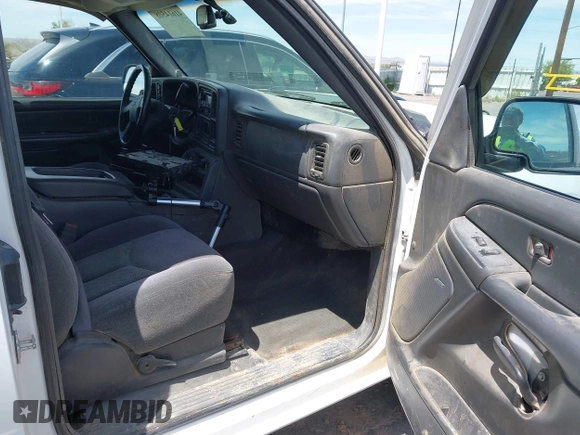 2006 Chevrolet Silverado 1500 LT2 with VIN 1GCEK19B86Z199636, listed as a IAAI auction lot 41614508 with 188,458 mi miles and . Bid and sale history available at DreamBid. Image 5.