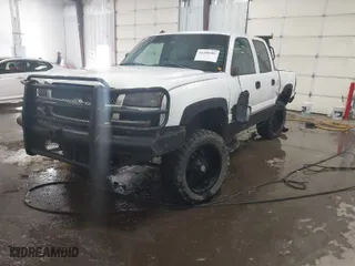 2003 Chevrolet Silverado 2500HD LS with VIN 1GCHK23U13F258343, listed as a IAAI auction lot 41288585 with 299,594 mi miles. Bid and sale history available at carsss.com. Image 2.