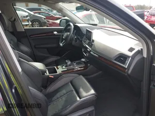 2019 Audi Q5 Prestige with VIN WA1CNAFY2K2023587, listed as a IAAI auction lot 41059294 with 54,591 mi miles. Bid and sale history available at carsss.com. Image 5.