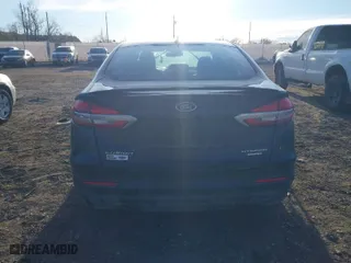 2020 Ford Fusion Hybrid Titanium with VIN 3FA6P0RU9LR141476, listed as a IAAI auction lot 41472921 with 84,433 mi miles. Bid and sale history available at carsss.com. Image 17.