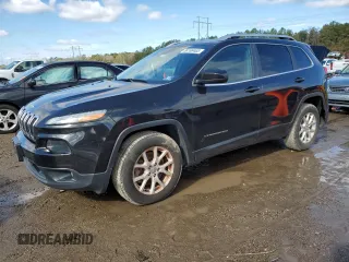 2015 Jeep Cherokee Latitude z VIN 1C4PJMCB5FW734638, wystawiony jako Copart lot #88168465 z przebiegiem 142 709 mil mil oraz Szkoda całkowita • Salvage title. Historia ofert i sprzedaży dostępna na DreamBid. Obrazek 1.