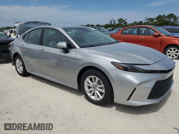 2025 Toyota Camry LE z VIN 4T1DAACK3SU022986, wystawiony jako Copart lot #51407485 z przebiegiem 6 490 mil mil oraz Szkoda całkowita • Salvage title. Historia ofert i sprzedaży dostępna na DreamBid. Obrazek 4.