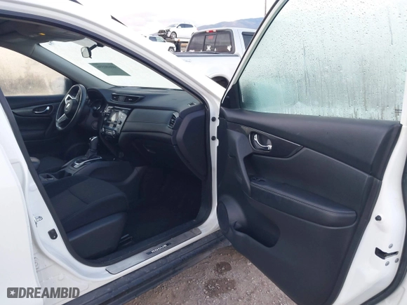 2017 Nissan Rogue SL with VIN 5N1AT2MV5HC758855, listed as a IAAI auction lot 40600596 with 101,071 mi miles. Bid and sale history available at carsss.com. Image 5.