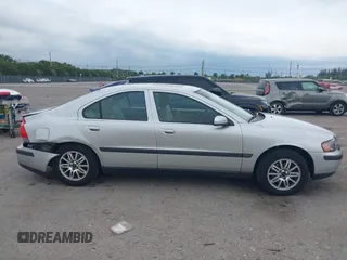 2004 Volvo S60 с VIN YV1RS61T842410353, выставлен на аукционе IAAI как лот 41880811 с пробегом 94 697 миль миль и . История ставок и продаж доступна на DreamBid. Изображение 13.