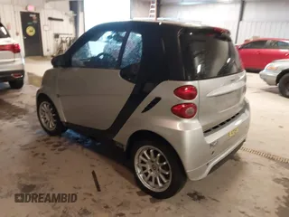 2014 Smart fortwo Pure with VIN WMEEJ3BA1EK728739, listed as a IAAI auction lot 41911785 with 120,688 mi miles and . Bid and sale history available at DreamBid. Image 3.