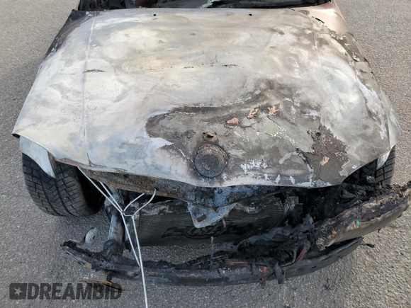 2011 BMW 1 Series M z VIN WBSUR9C57BVP76367, wystawiony jako Copart lot #48887725 z przebiegiem Nie podano mil oraz Szkoda całkowita • Salvage title. Historia ofert i sprzedaży dostępna na DreamBid. Obrazek 12.