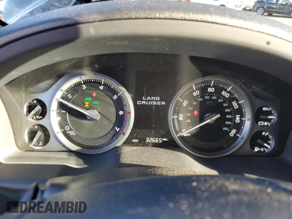2020 Toyota Land Cruiser z VIN JTMCY7AJ4L4088909, wystawiony jako Copart lot #42312505 z przebiegiem 32 665 mil mil oraz Szkoda całkowita • Salvage title. Historia ofert i sprzedaży dostępna na DreamBid. Obrazek 9.