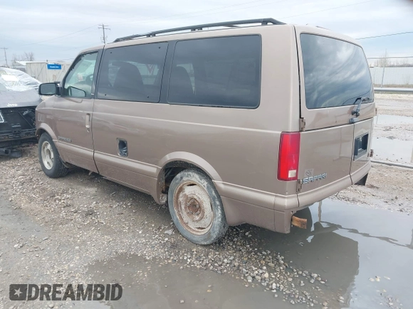 2000 GMC Safari with VIN 1GKEL19W6YB503224, listed as a IAAI auction lot 42088551 with Not Provided miles. Bid and sale history available at carsss.com. Image 3.