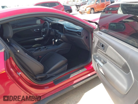 2024 Ford Mustang EcoBoost z VIN 1FA6P8TH2R5137890, wystawiony jako IAAI lot #41825638 z przebiegiem 6 144 mil mil oraz . Historia ofert i sprzedaży dostępna na DreamBid. Obrazek 5.