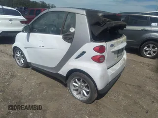 2009 Smart fortwo Passion with VIN WMEEK31X99K221919, listed as a IAAI auction lot 42173405 with Not provided miles and . Bid and sale history available at DreamBid. Image 3.