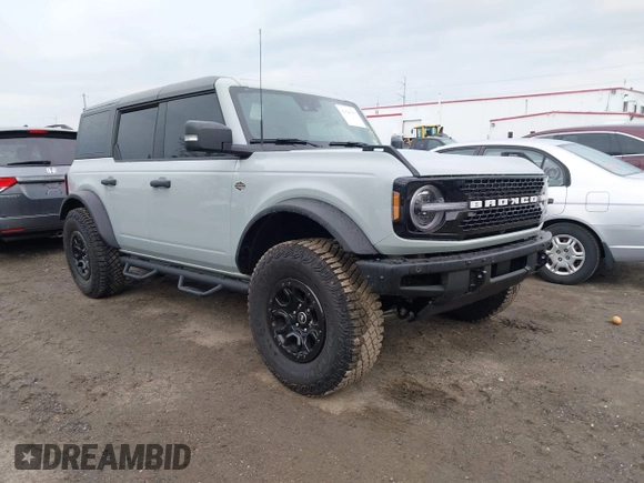 2024 Ford Bronco Wildtrak z VIN 1FMEE2BP4RLA65714, wystawiony jako IAAI lot #42028101 z przebiegiem 5478 mil mil oraz . Historia ofert i sprzedaży dostępna na DreamBid. Obrazek 1.