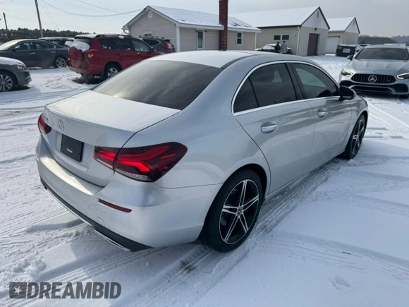 2022 Mercedes-Benz A 220 with VIN W1K3G4EB5NJ334350, listed as a Copart auction lot 43960835 with 93,630 mi miles and Clean Title. Bid and sale history available at DreamBid. Image 3.