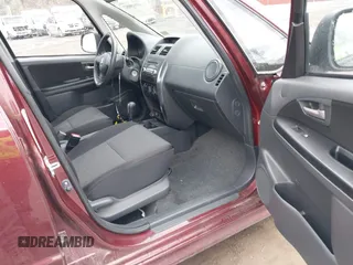 2008 Suzuki SX4 Sport z VIN JS2YC414985100007, wystawiony jako IAAI lot #41849082 z przebiegiem 157 595 mil mil oraz . Historia ofert i sprzedaży dostępna na DreamBid. Obrazek 5.