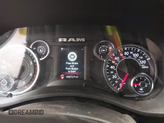 2023 Ram 2500 Tradesman z VIN 3C6UR5HL0PG529660, wystawiony jako IAAI lot #41491722 z przebiegiem 43 672 mil mil oraz . Historia ofert i sprzedaży dostępna na DreamBid. Obrazek 7.