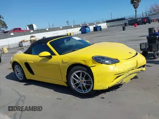 2021 Porsche 718 Boxster z VIN WP0CA2A8XMS210397, wystawiony jako IAAI lot #42271755 z przebiegiem 43 518 mil mil oraz . Historia ofert i sprzedaży dostępna na DreamBid. Obrazek 13.