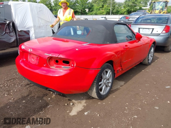 2011 Mazda MX-5 Miata Sport z VIN JM1NC2JF7B0218824, wystawiony jako IAAI lot #42675310 z przebiegiem 137 493 mil mil oraz . Historia ofert i sprzedaży dostępna na DreamBid. Obrazek 4.