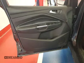 2018 Ford Escape SE z VIN 1FMCU9G92JUC95389, wystawiony jako IAAI lot #42195627 z przebiegiem 87 730 mil mil oraz . Historia ofert i sprzedaży dostępna na DreamBid. Obrazek 1.