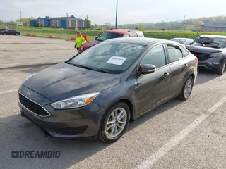 2017 Ford Focus SE с VIN 1FADP3F21HL228709, выставлен на аукционе IAAI как лот 42047685 с пробегом 41 107 миль миль и . История ставок и продаж доступна на DreamBid. Изображение 2.