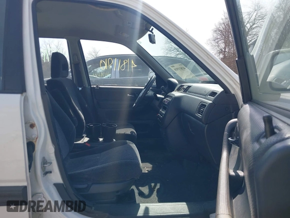2001 Honda CR-V EX with VIN JHLRD18641C024816, listed as a IAAI auction lot 41811910 with 221,872 mi miles. Bid and sale history available at carsss.com. Image 5.