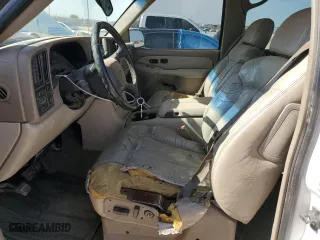 2002 Chevrolet Tahoe LT with VIN 1GNEC13Z92R206355, listed as a Copart auction lot 52462955 with 110,918 mi miles and Salvage Title. Bid and sale history available at carsss.com. Image 7.